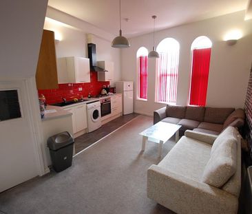 1 bedroom in a house share to rent - Photo 2