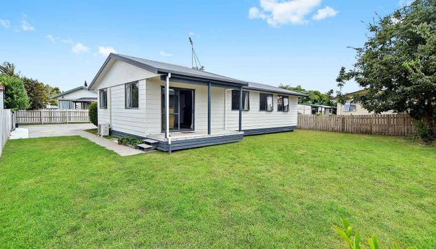 Fully fenced home - Photo 1