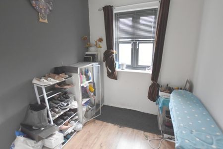 2 bedroom semi-detached house to rent - Photo 3