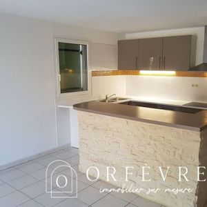 Maison a louer - 3 chambres - Garage & jardin, - Photo 2