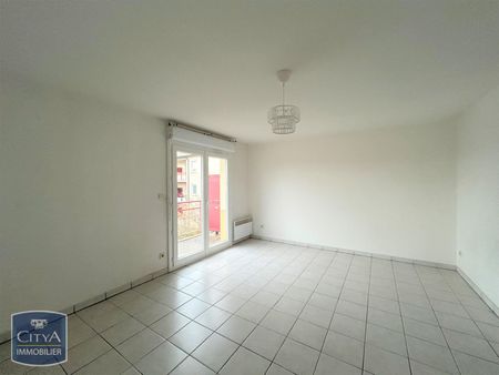 Location Appartement 2 pièces 48m² L ISLE JOURDAIN 32600 - Photo 3