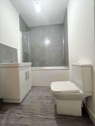 Queen Street, Gravesend, DA12 - Photo 4