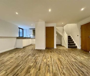 Bridge End, Brighouse, HD6 - Photo 1