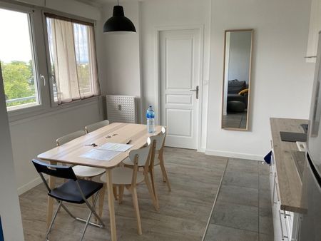 1 pièce - Meublé - 10 m² - 3ème étage - Colocation autorisée - Photo 5