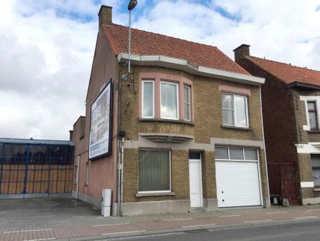 RUIME RIJWONING MET TUIN EN GARAGE - Foto 3