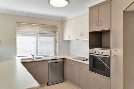 Modern Unit Perfectly Located - Photo 4