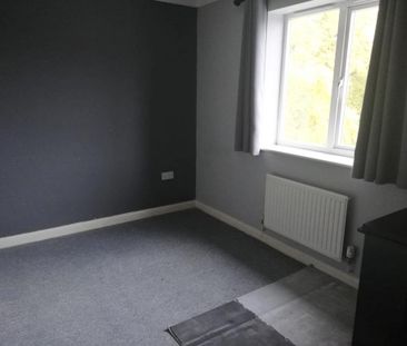 4 bedroom detached house to rent - Photo 2