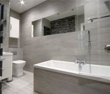 3 bedroom flat to rent - Photo 2