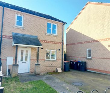 2 bedroom Semi-detached house to rent - Photo 3