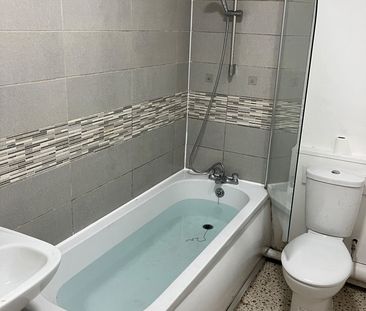 2 Bed Flat, Melmerby Court, M5 - Photo 4