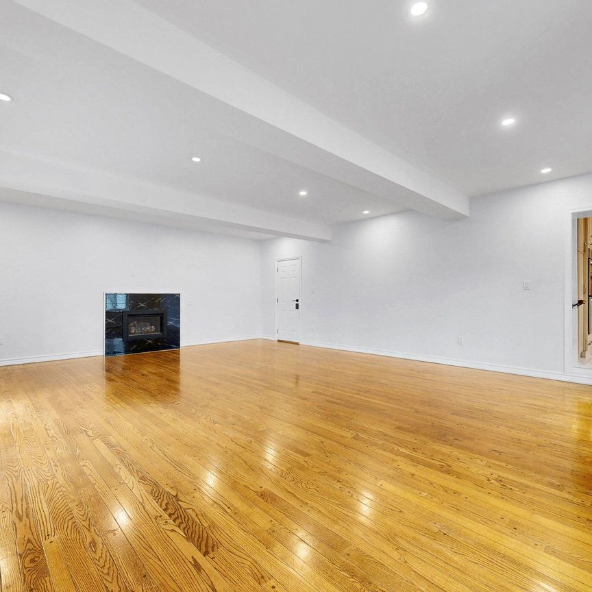 For Lease - 24 Laureleaf Road, Markham, Ontario - Photo 1