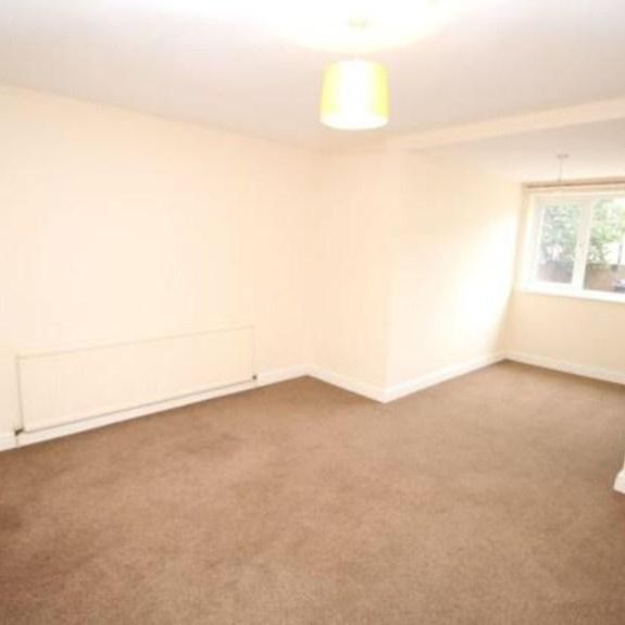 3 bedroom flat to rent - Photo 1