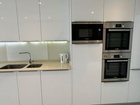 Luxury Townhouse for rent in Nueva Andalucia, Andalusia - Photo 3