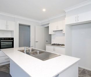 Modern 2 Bedroom Townhouse - Photo 3