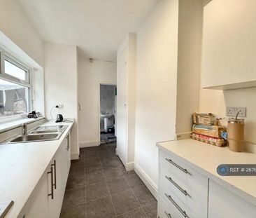 3 bedroom terraced house to rent - Photo 5