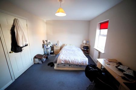 5 bedroom detached house to rent - Photo 2