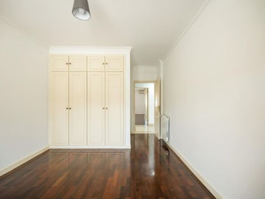 3 room luxury Apartment for rent in Cascais e Estoril, Portugal - Photo 1