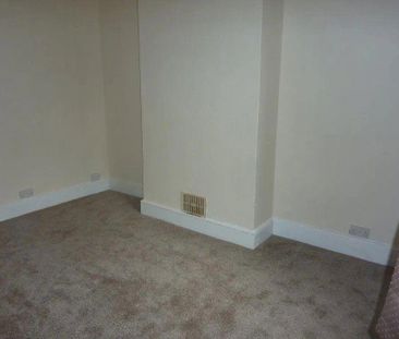 2 bedroom maisonette to rent - Photo 3