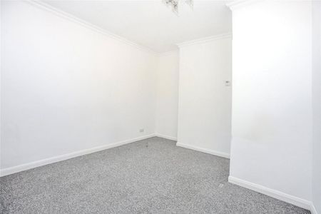 3 bedroom apartment to rent - Photo 3