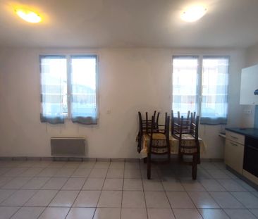 Appartement T1bis meublé en plein centre de Saint Quentin Fallavier - Photo 5