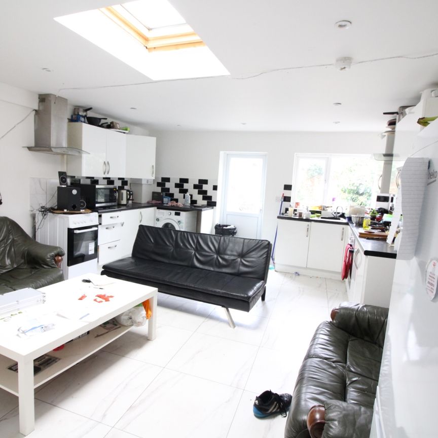 Harriet Street, Cathays - Photo 1