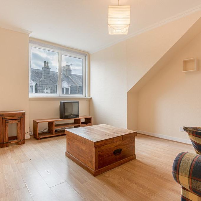 3 bedroom apartment to rent - Photo 1