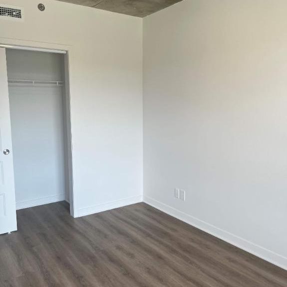 2 CH - 1 SDB - Terrebonne - $2,055 /mo - Photo 1