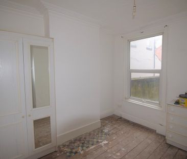 To Let 1 Bed Ground Floor Flat - Photo 2
