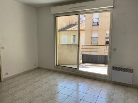 Location appartement Marseille 5ème (13005) - Photo 3