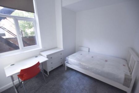 4 bedroom apartment to rent - Photo 5