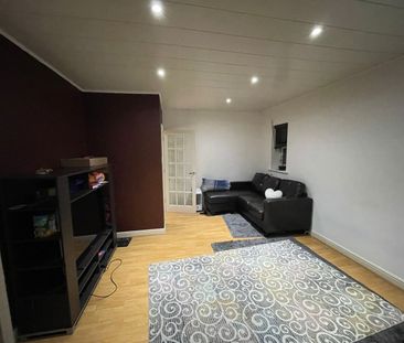 2 Bed Flat, Isle Of Dogs, E14 - Photo 1