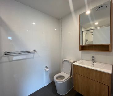 Fully Furnished Spacious luxury 2 Bedroom Apartment with Huge Court... - Photo 3