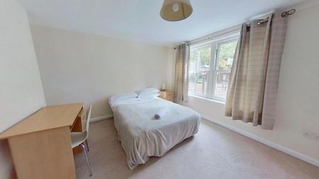 4 bedroom private hall to rent - Photo 3