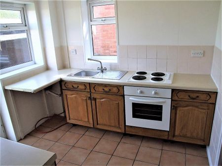 3 bedroom detached house to rent - Photo 3