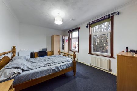 3 bedroom House To Let - Photo 5