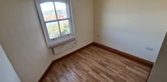 Dewsbury Road, LS11 - Photo 2