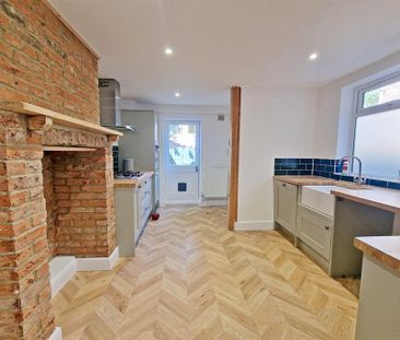 3 bedroom terraced house to rent - Photo 3