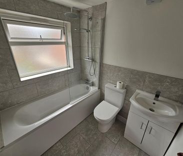 3 bedroom semi-detached house to rent - Photo 6