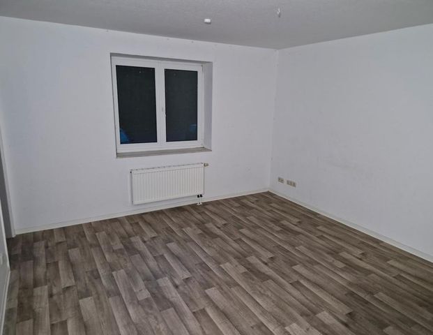 2-Raum Erdgeschosswohnung in Schwerin-Krebsförden Mit Malergutschein. - Photo 1