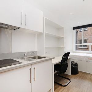 Studio to rent - Photo 2