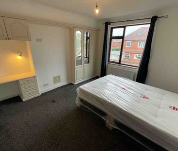 St Annes Road 5 Bedroom House - Photo 3