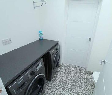 Sandhurst Drive, Aintree Village, Liverpool, L10 - Photo 2