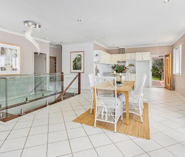 Spacious Coastal Family Living in the Heart of Kiama - Photo 5