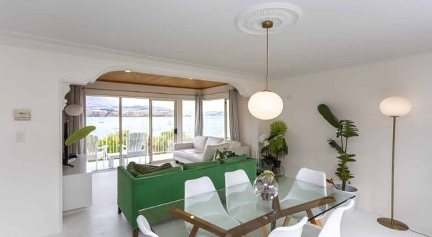 Lovely 4 Bedroom Family Home with Exceptional Views! - Photo 1