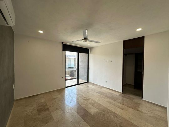 Townhouse con piscina y rooftop, en privada con amenidades. - Photo 1