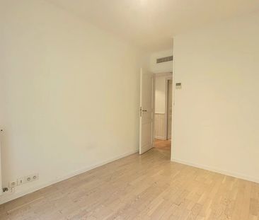 Location Appartement 3 pièces 68m² CANNES 06400 - Photo 2