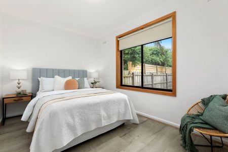 CHARMING FAMILY HOME FOR RENT IN HAMPTON! - Photo 3