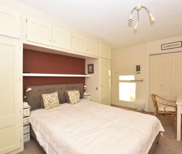 4 bedroom detached house to rent - Photo 5