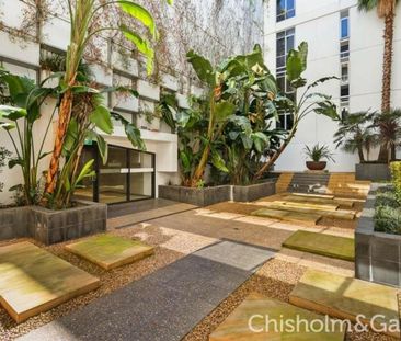Stylish, Quiet & Convenient – Beachside Living at Its Best - Photo 3