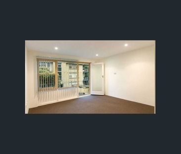 Coastal living in the heart of Dee Why - Photo 1